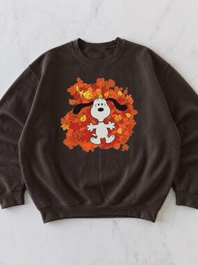 Peanuts Snoopy Fall Autumn Leaves Cozy Vintage Graphic Sweatshirt